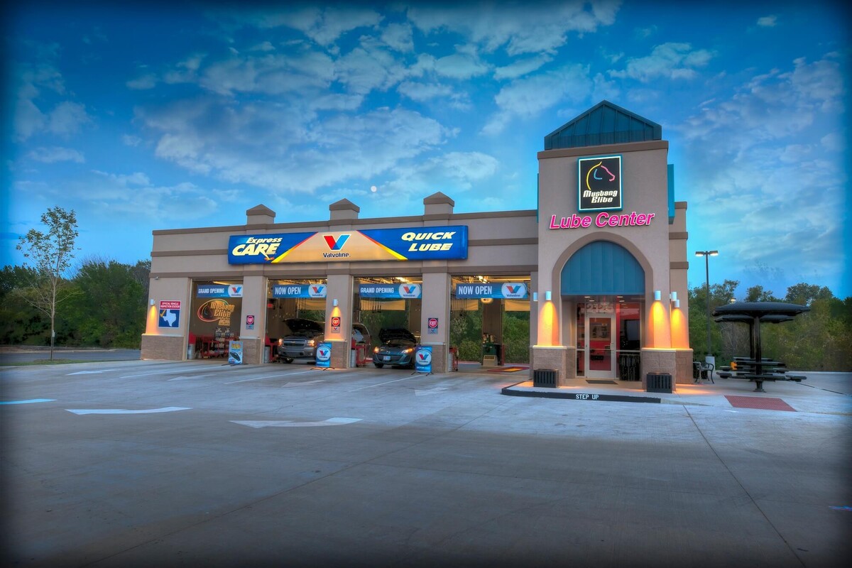 Images Mustang Elite Car Wash & Lube Center
