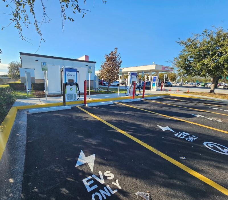 Images bp pulse Charging Station