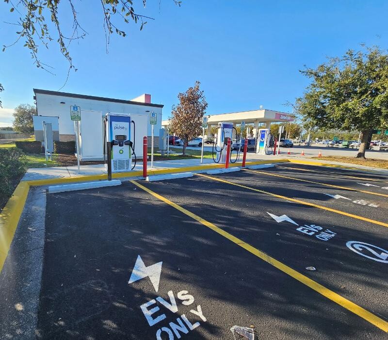 Images bp pulse Charging Station