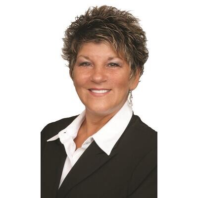 Patricia M Romano - RE/MAX of Long Beach Island Logo
