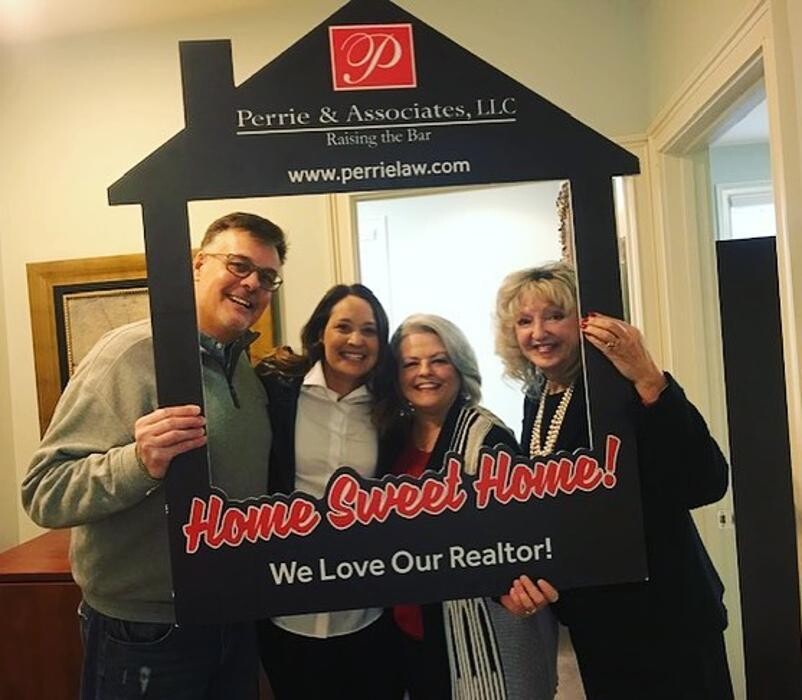 Images PERRIE & ASSOCIATES, LLC