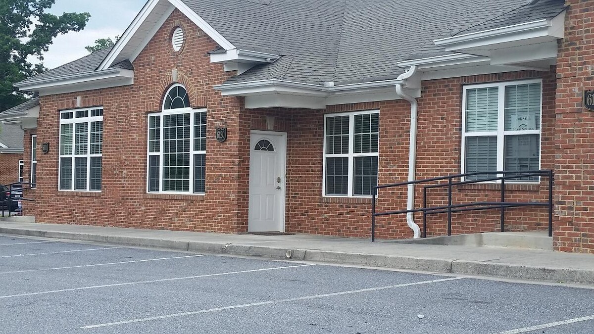 Images PERRIE & ASSOCIATES, LLC
