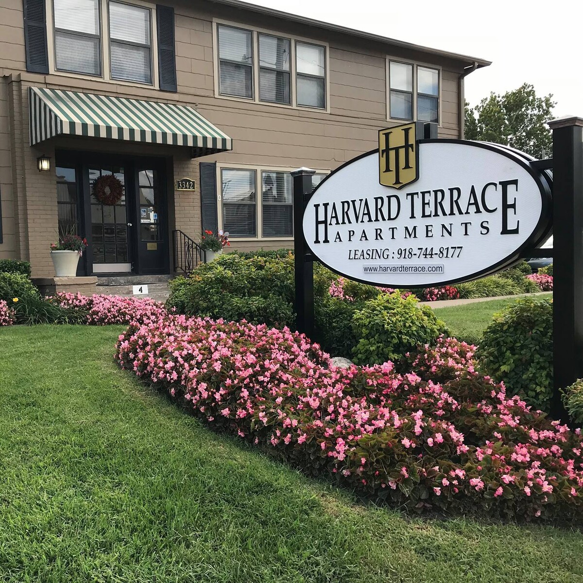 Harvard Terrace Logo