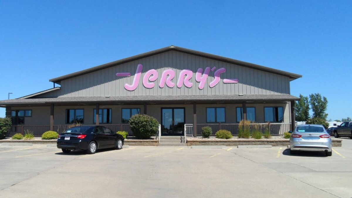 Images Jerry's Auto Sales of Lennox