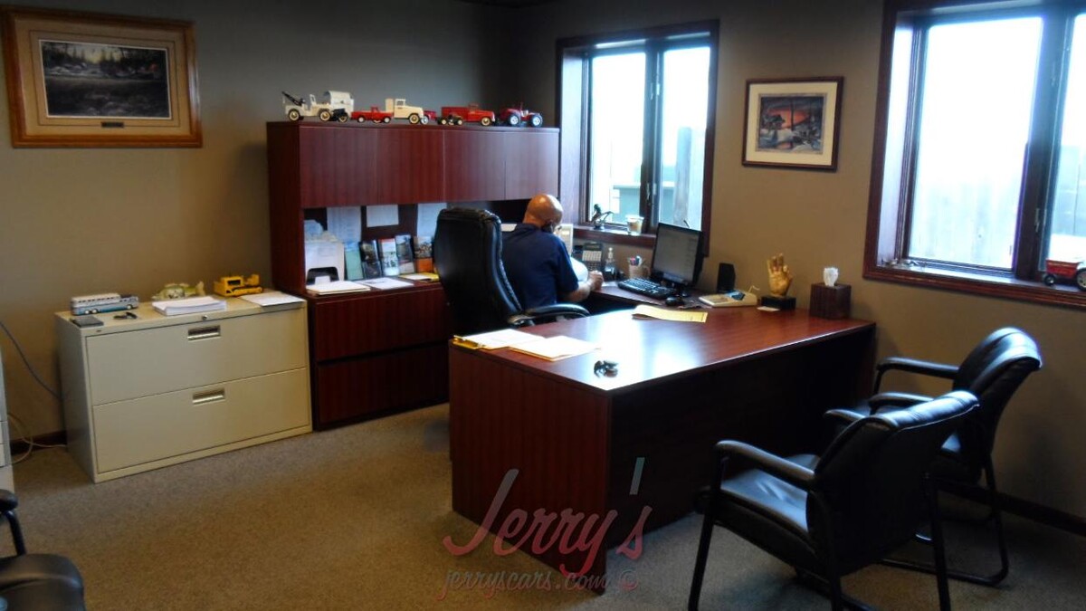 Images Jerry's Auto Sales of Lennox