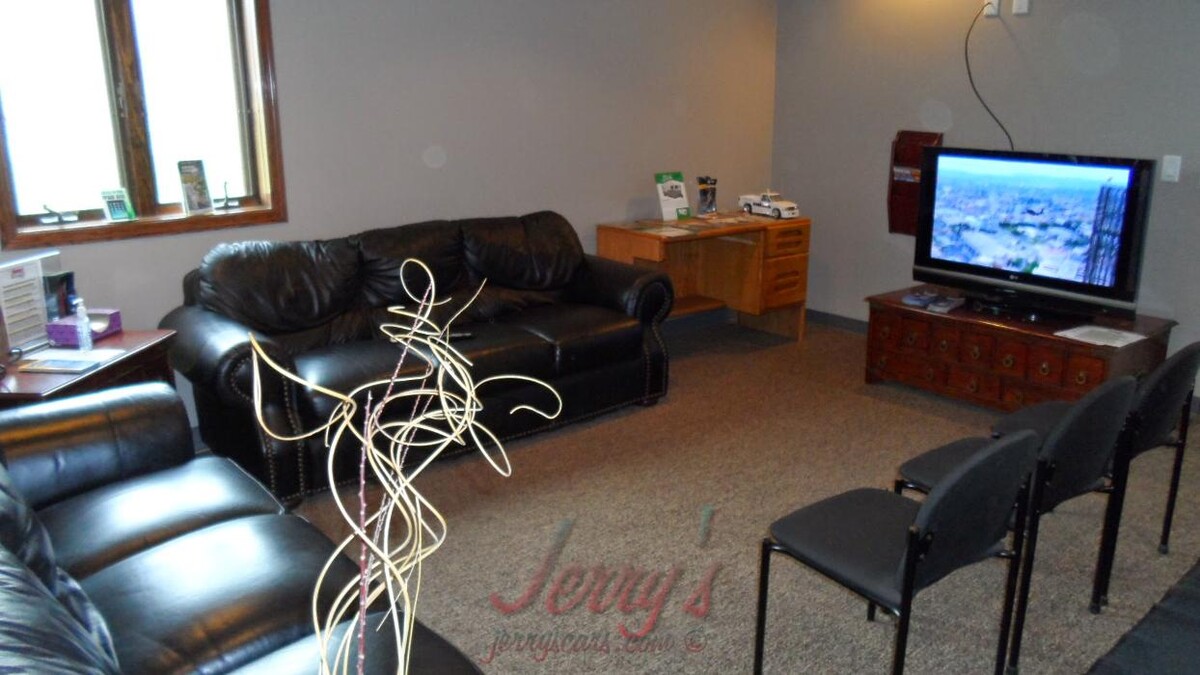 Images Jerry's Auto Sales of Lennox