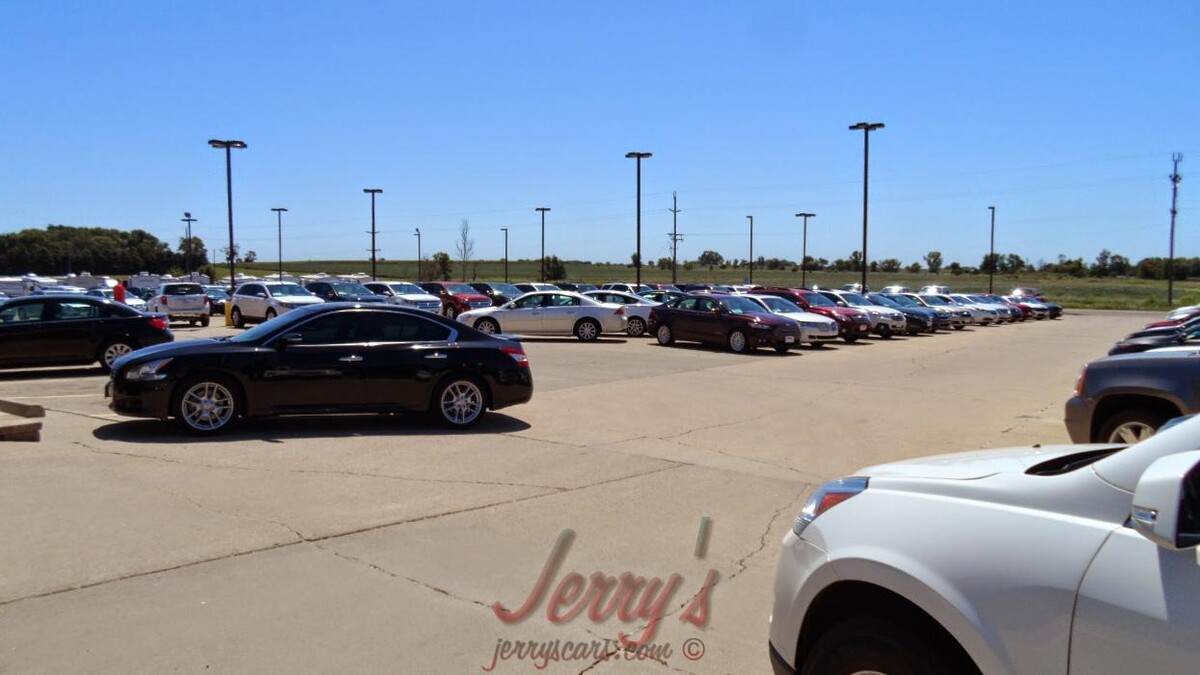Images Jerry's Auto Sales of Lennox