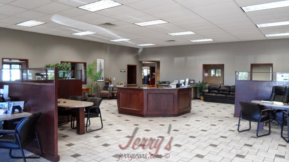Images Jerry's Auto Sales of Lennox