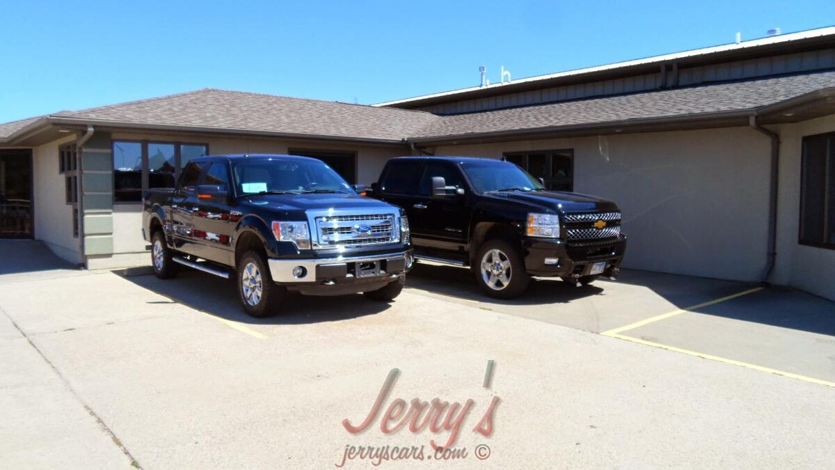 Images Jerry's Auto Sales of Lennox