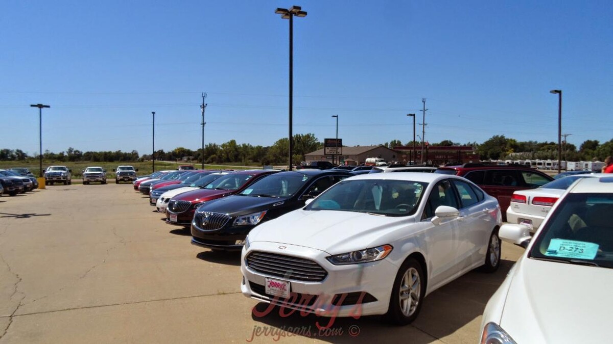 Images Jerry's Auto Sales of Lennox