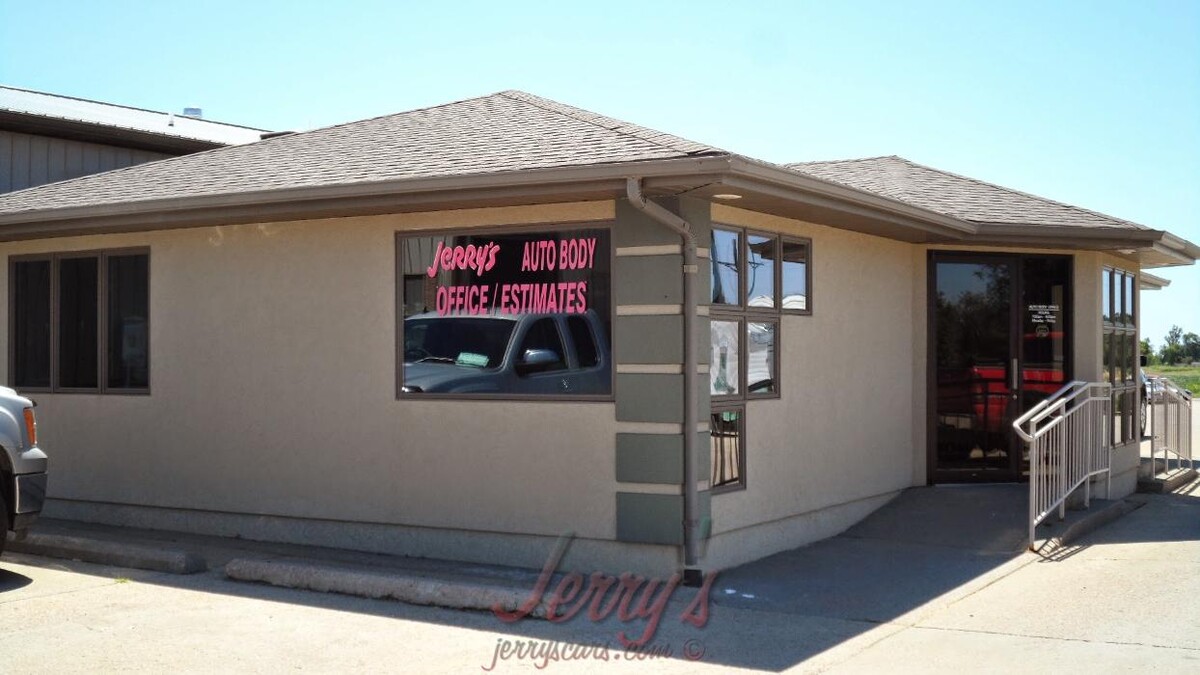 Images Jerry's Auto Sales of Lennox