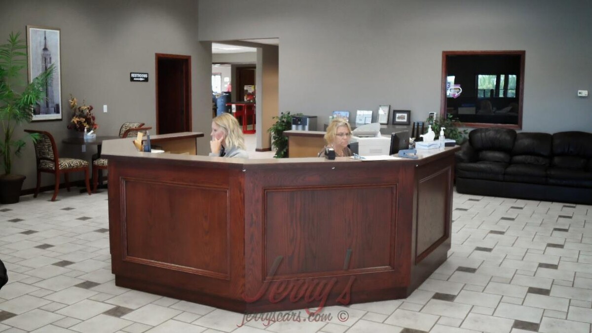 Images Jerry's Auto Sales of Lennox