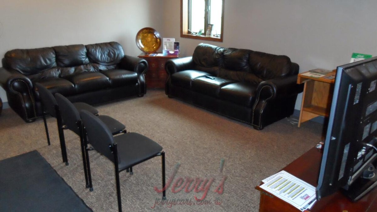 Images Jerry's Auto Sales of Lennox