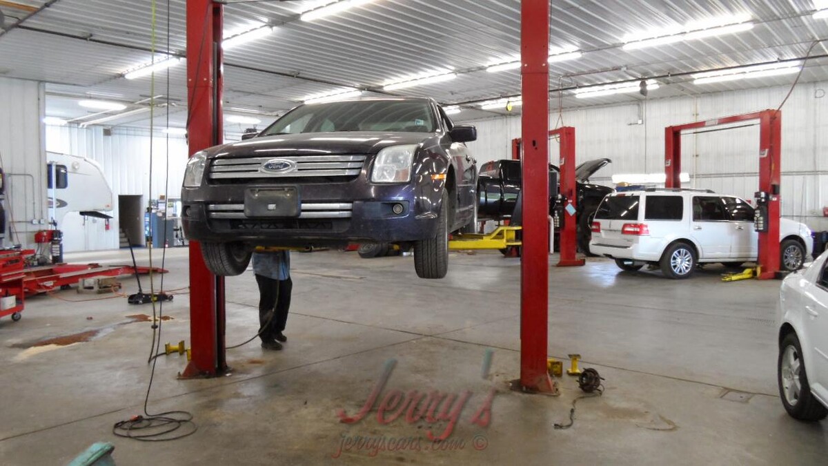 Images Jerry's Auto Sales of Lennox