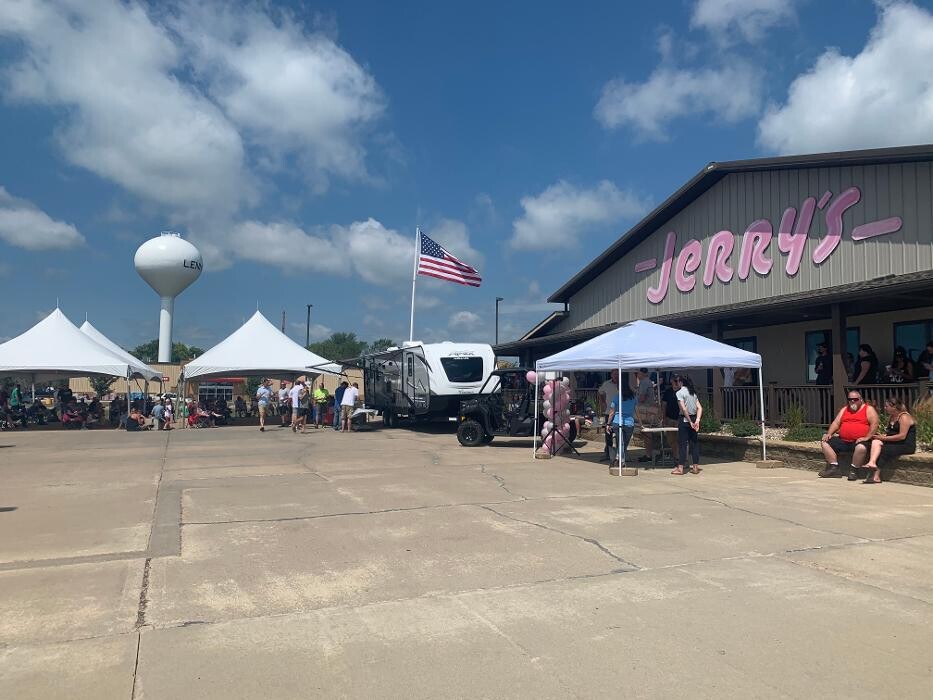 Images Jerry's Auto Sales of Lennox