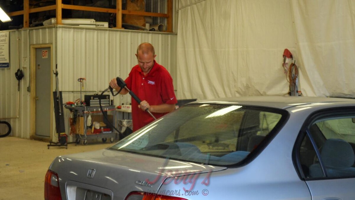 Images Jerry's Auto Sales of Lennox