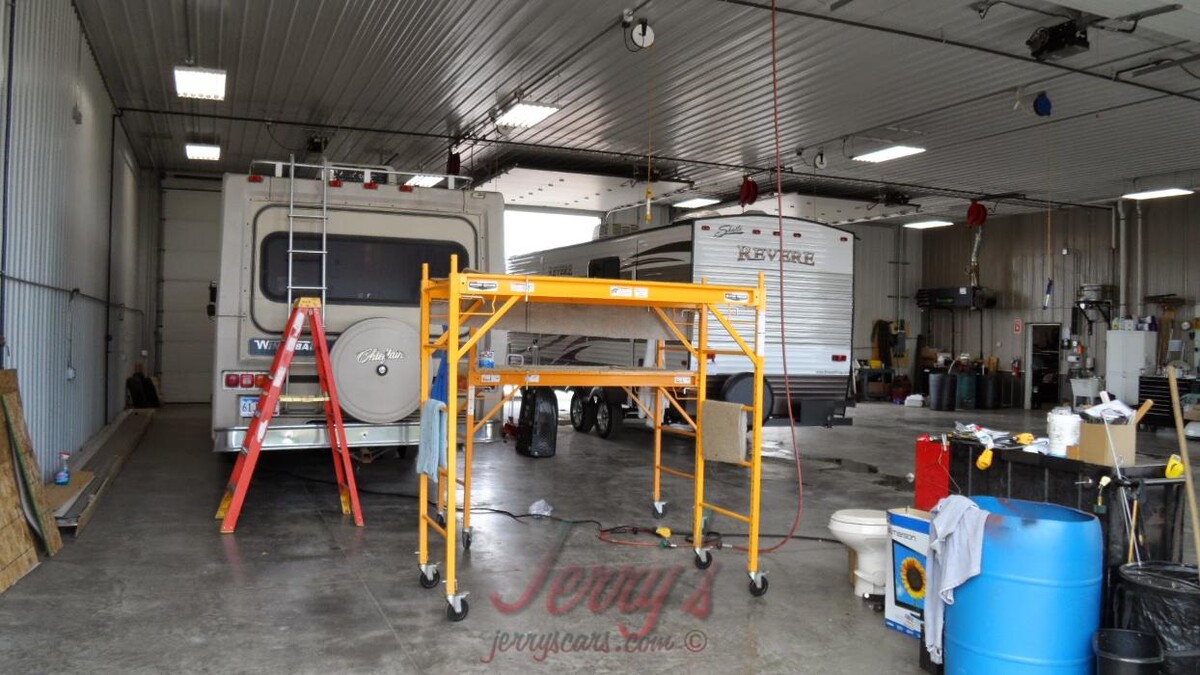 Images Jerry's Auto Sales of Lennox