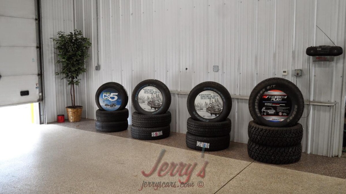 Images Jerry's Auto Sales of Lennox