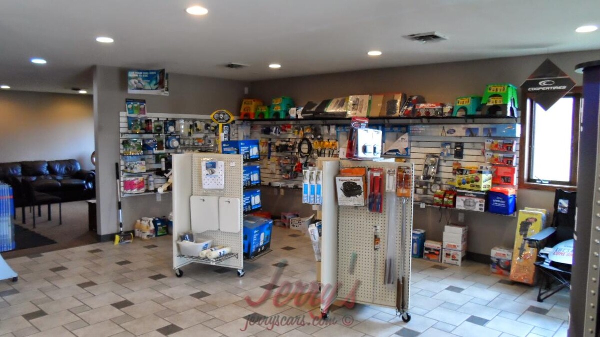 Images Jerry's Auto Sales of Lennox