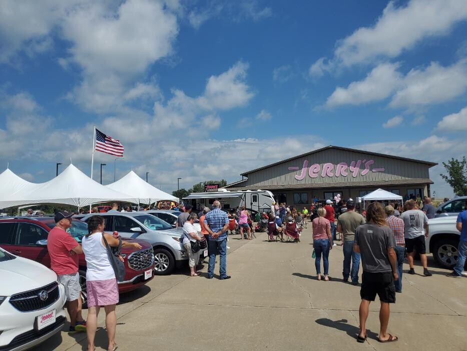 Images Jerry's Auto Sales of Lennox