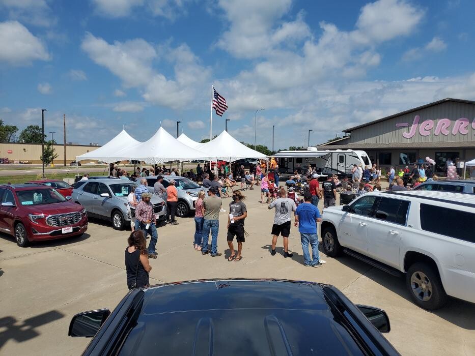 Images Jerry's Auto Sales of Lennox