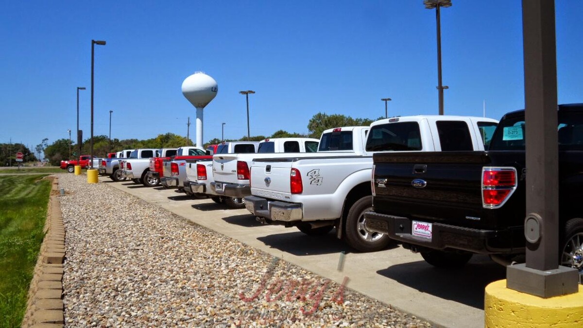 Images Jerry's Auto Sales of Lennox
