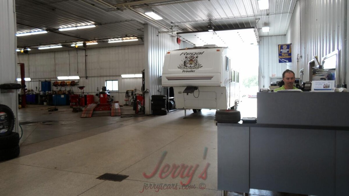 Images Jerry's Auto Sales of Lennox