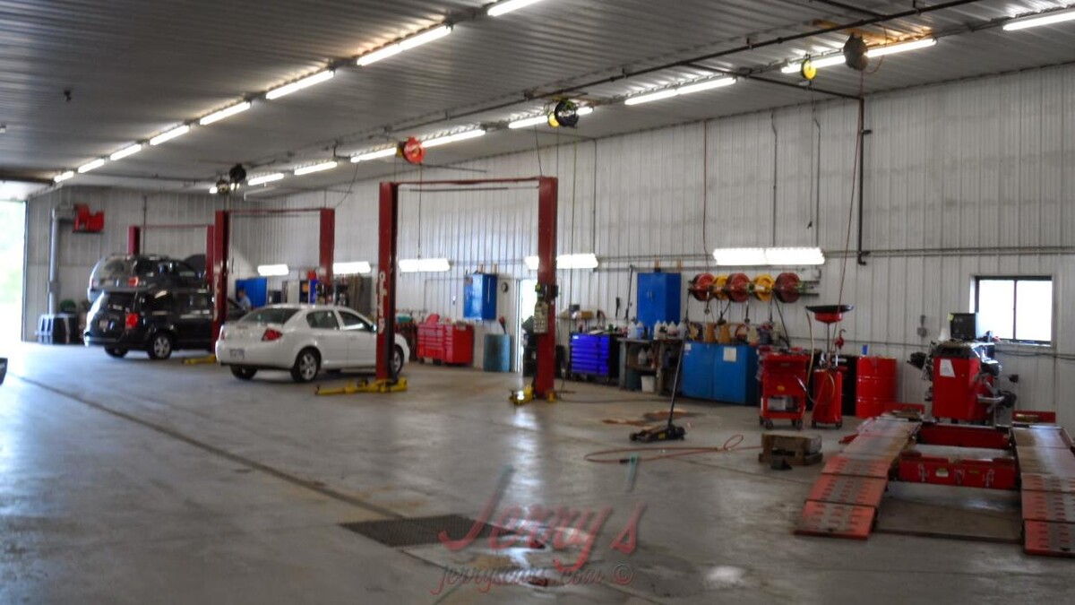 Images Jerry's Auto Sales of Lennox