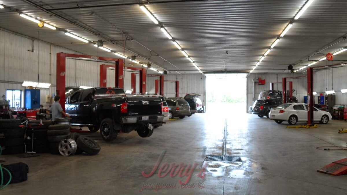 Images Jerry's Auto Sales of Lennox