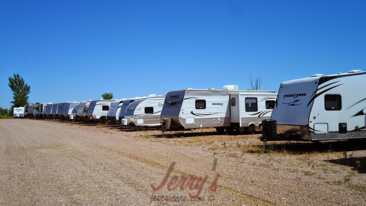 Images Jerry's Auto Sales of Lennox