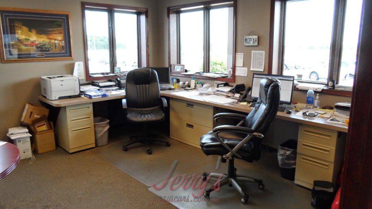 Images Jerry's Auto Sales of Lennox