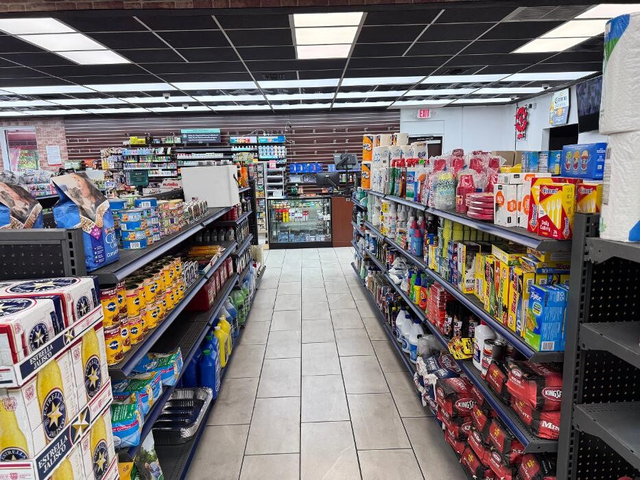 Images RC LA ATENAS MARKET & Smoke Shop