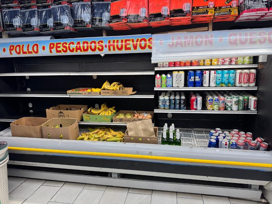 Images RC LA ATENAS MARKET & Smoke Shop