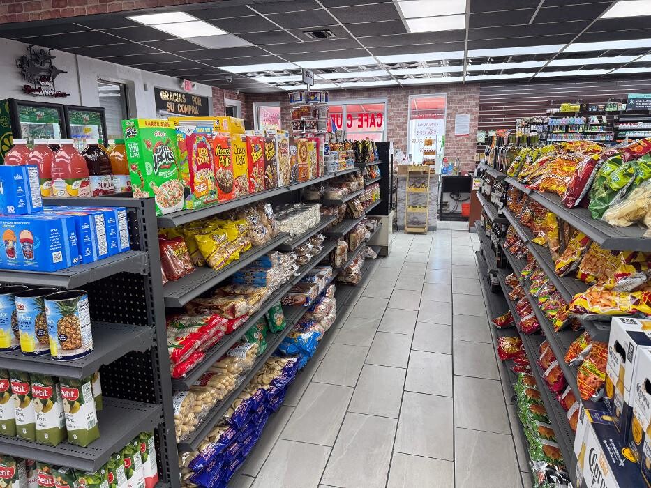 Images RC LA ATENAS MARKET & Smoke Shop