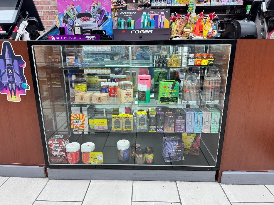 Images RC LA ATENAS MARKET & Smoke Shop