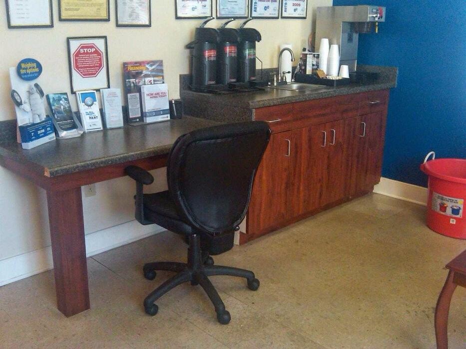 Images University Tire and Auto Centers - Pantops