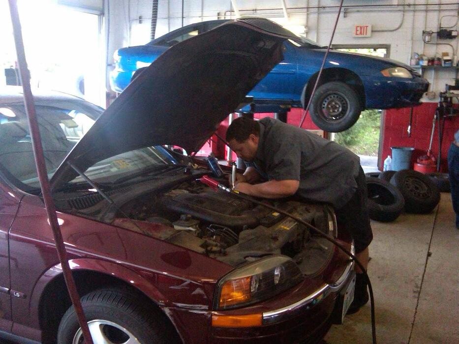 Images University Tire and Auto Centers - Pantops