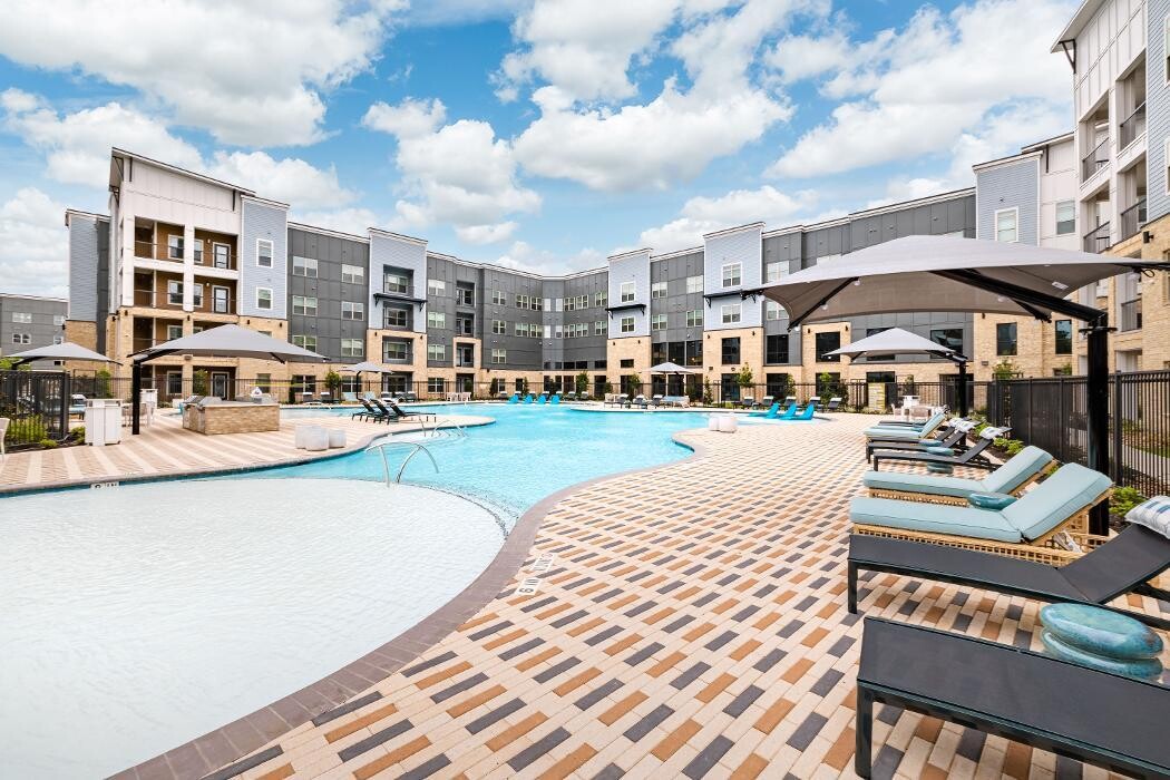 Images Sire Kingwood Apartments