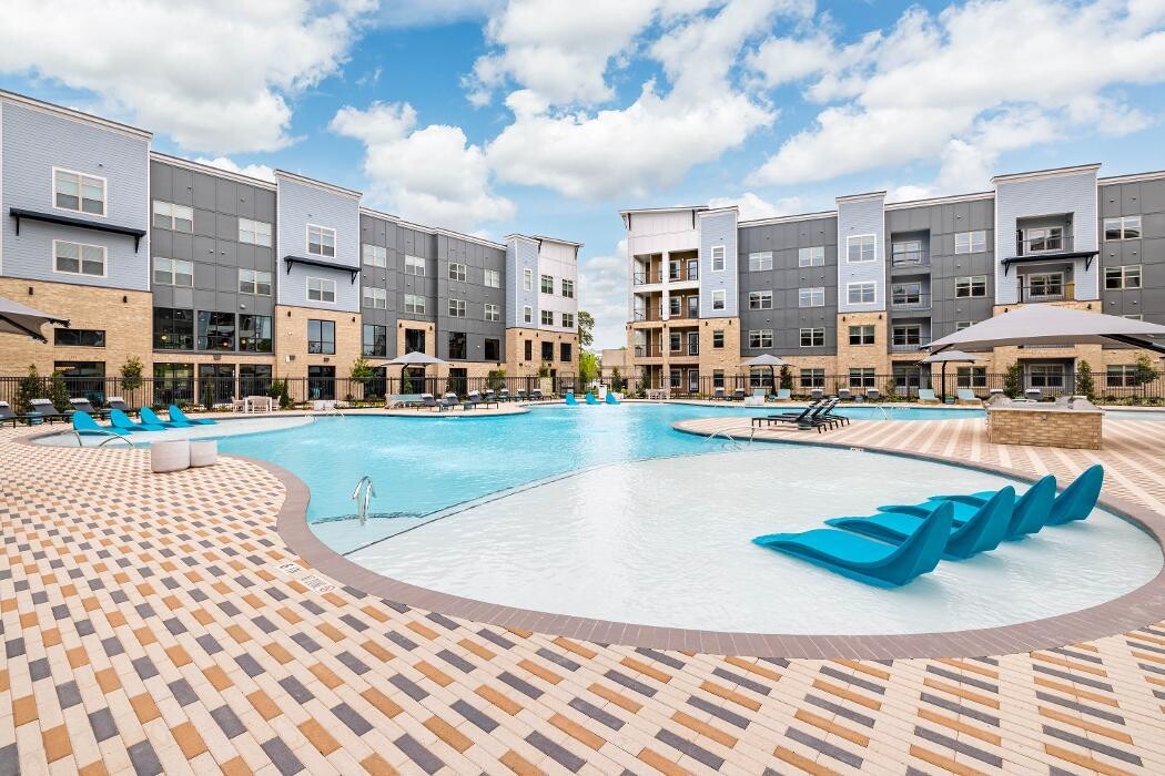 Images Sire Kingwood Apartments