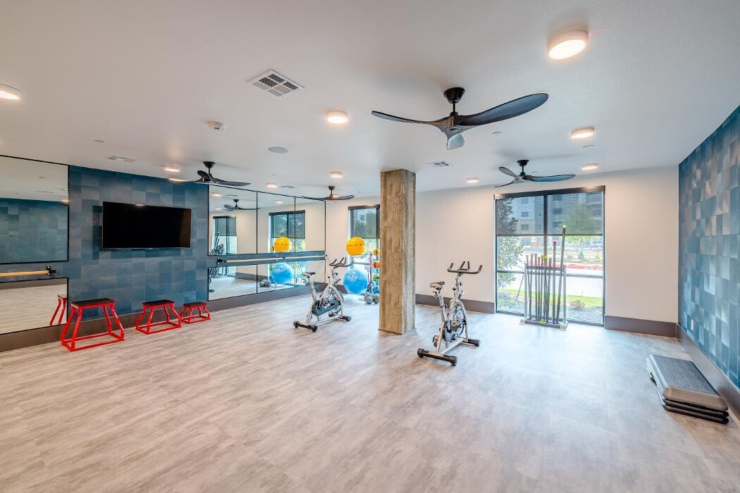 Images Sire Kingwood Apartments