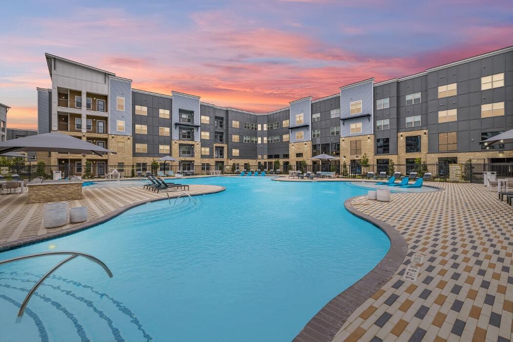 Images Sire Kingwood Apartments