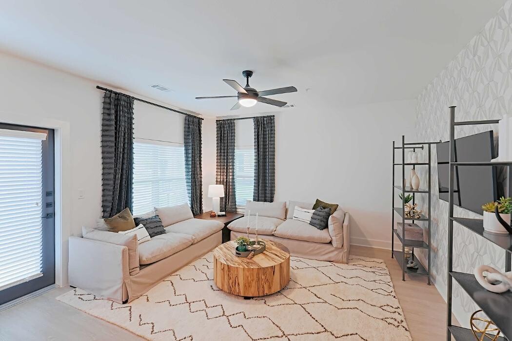 Images Sire Kingwood Apartments