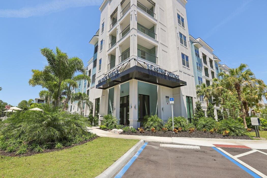 Images Brea Lakewood Ranch Apartments