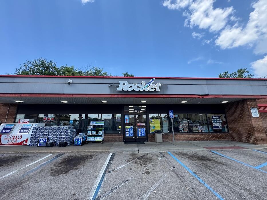 Images CoinFlip Bitcoin ATM - Rocket #4204 (St. Louis)