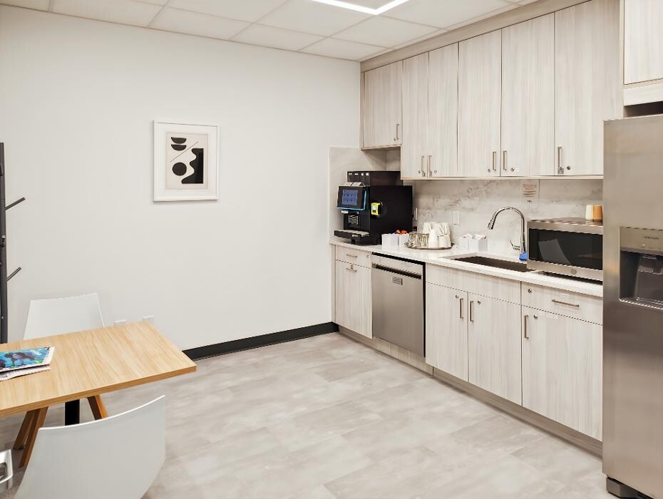 Images Regus Tamiami Trail N