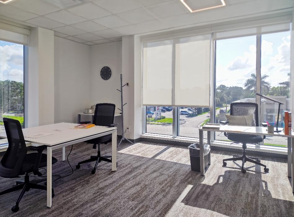 Images Regus Tamiami Trail N