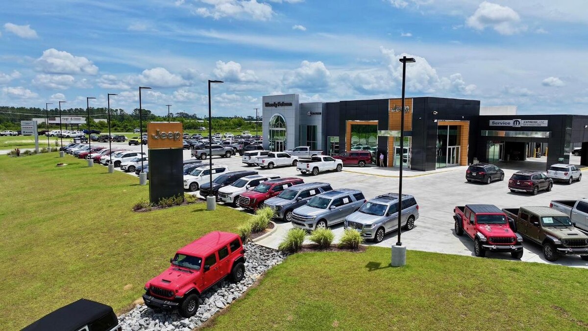 Images Woody Folsom CDJR of Douglas