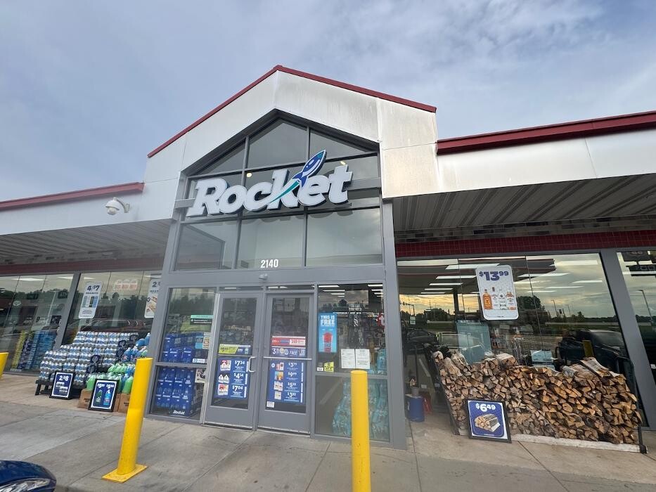 Images CoinFlip Bitcoin ATM - Rocket #4218 (O'Fallon)
