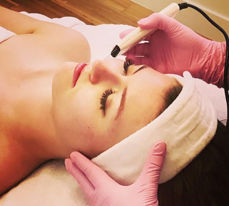 Images Lovesome Beauty Lounge