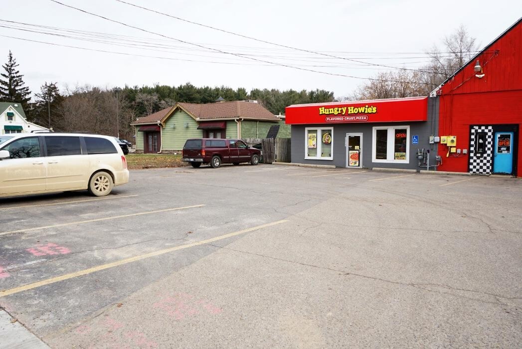 Images Hungry Howie's Pizza